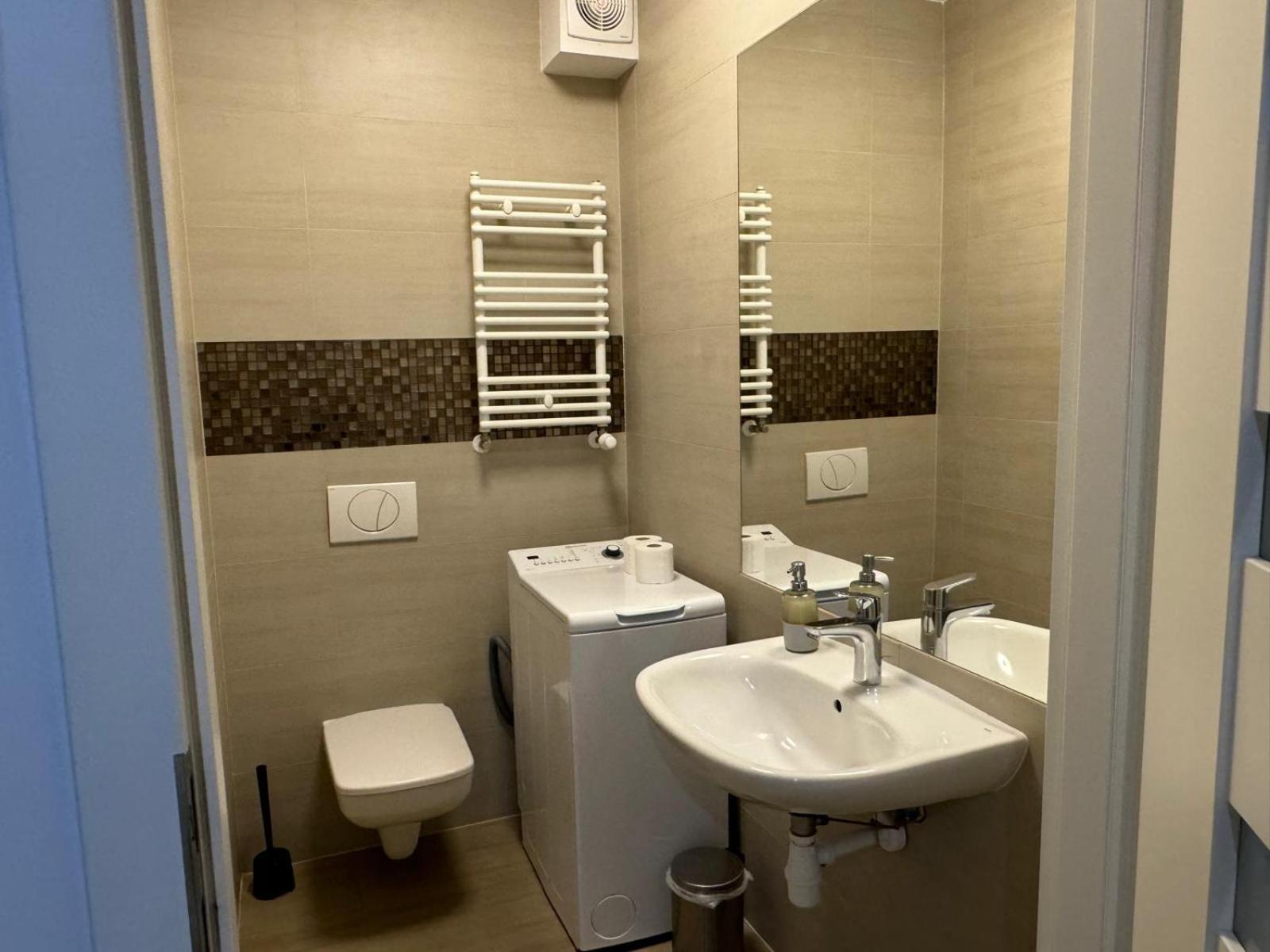 Seaside Bond 007 Apartment